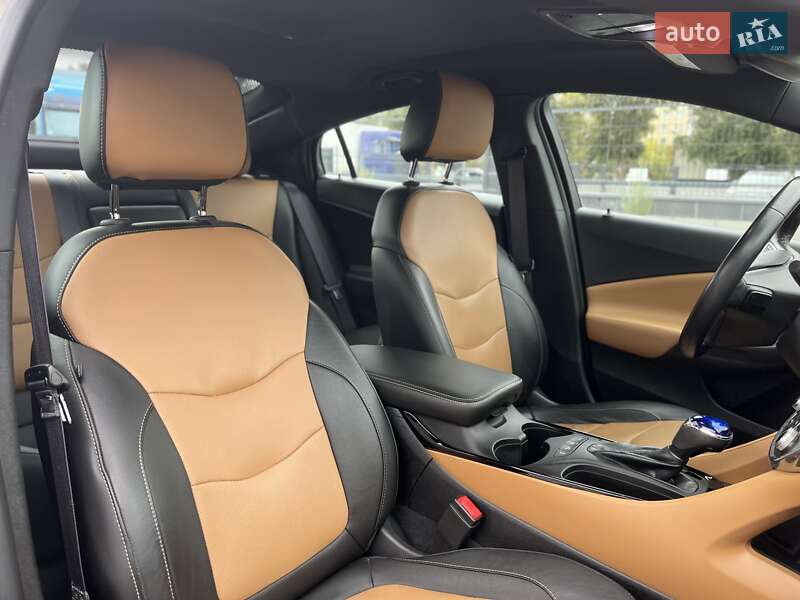 Хэтчбек Chevrolet Volt 2017 в Днепре