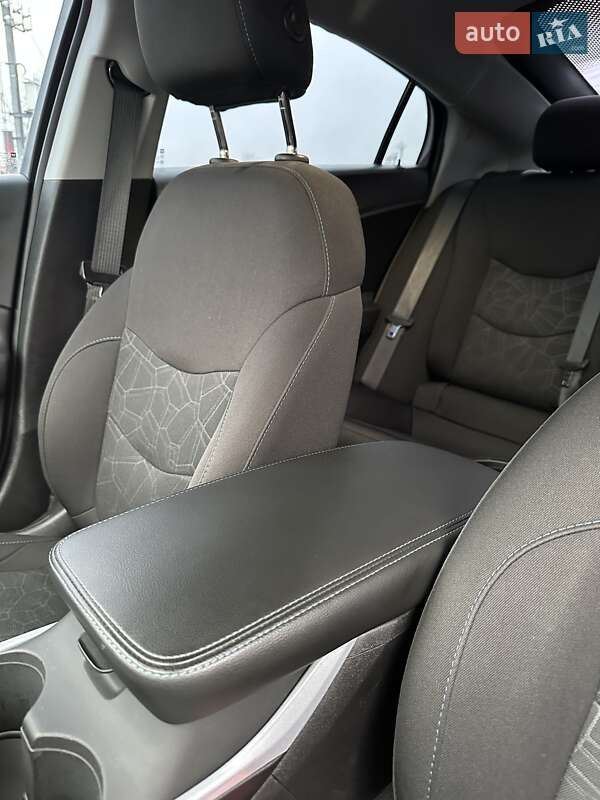 Хетчбек Chevrolet Volt 2018 в Білогородці