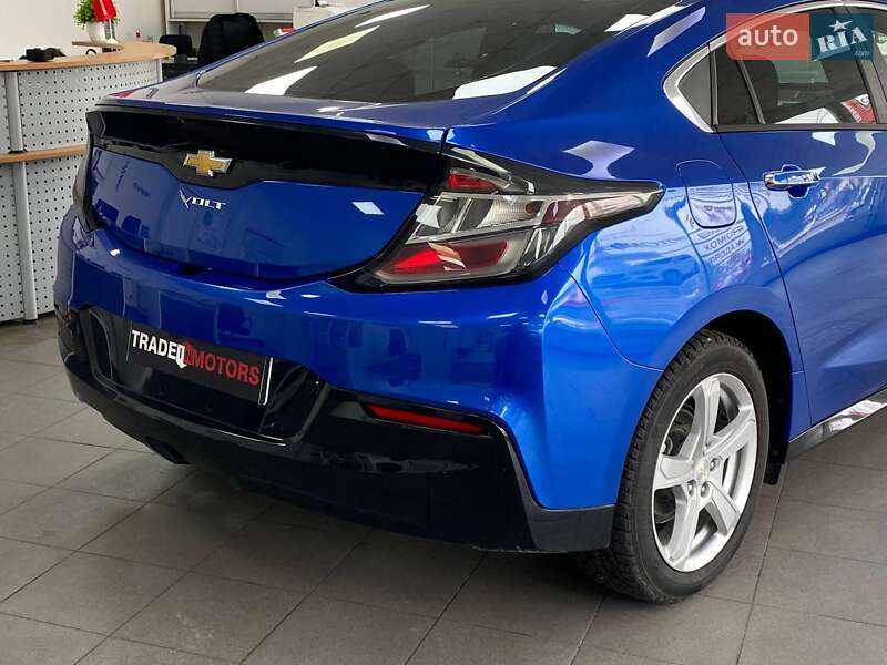 Хэтчбек Chevrolet Volt 2017 в Киеве