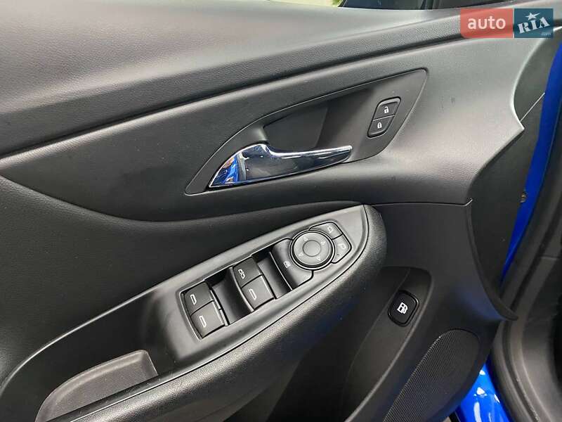 Хэтчбек Chevrolet Volt 2017 в Киеве