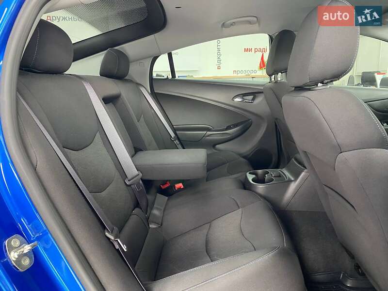 Хэтчбек Chevrolet Volt 2017 в Киеве