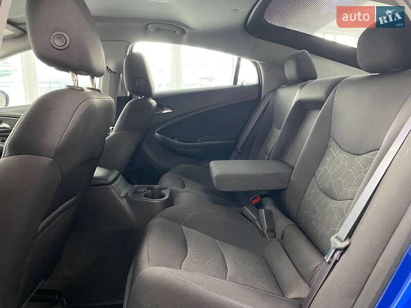 Хэтчбек Chevrolet Volt 2017 в Киеве