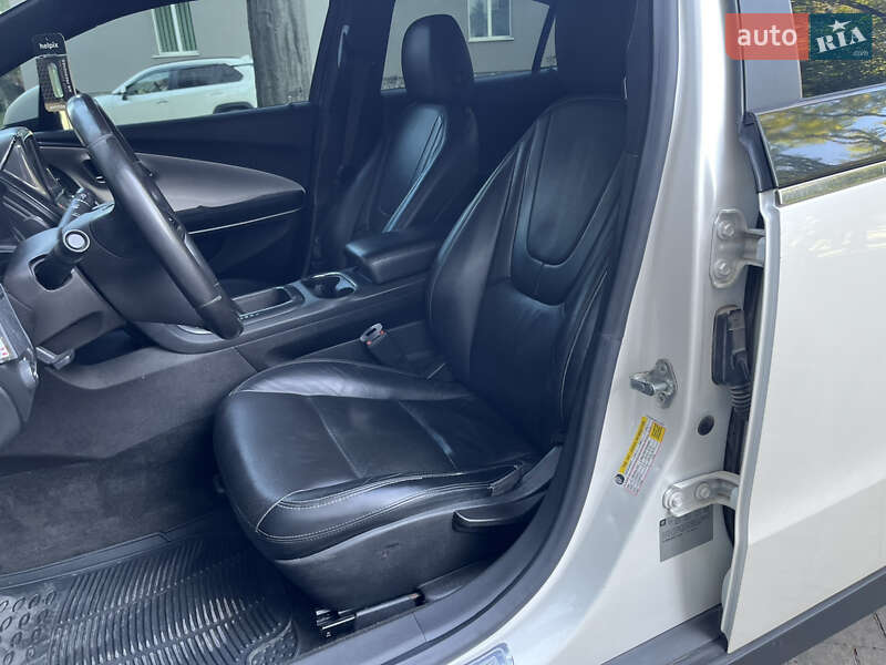 Хетчбек Chevrolet Volt 2011 в Івано-Франківську