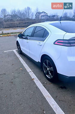 Хэтчбек Chevrolet Volt 2014 в Киеве