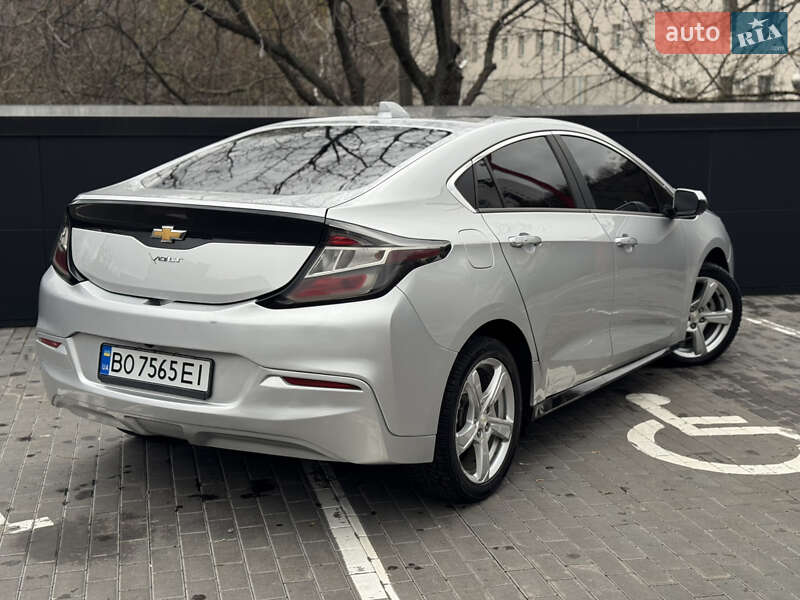 Хетчбек Chevrolet Volt 2016 в Києві