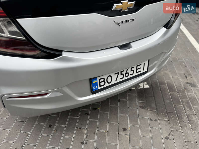Хетчбек Chevrolet Volt 2016 в Києві