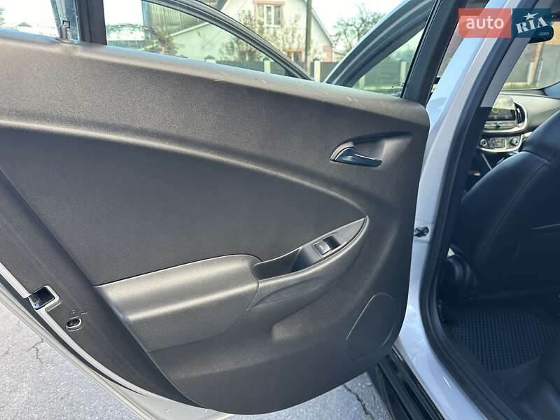 Хэтчбек Chevrolet Volt 2017 в Виннице