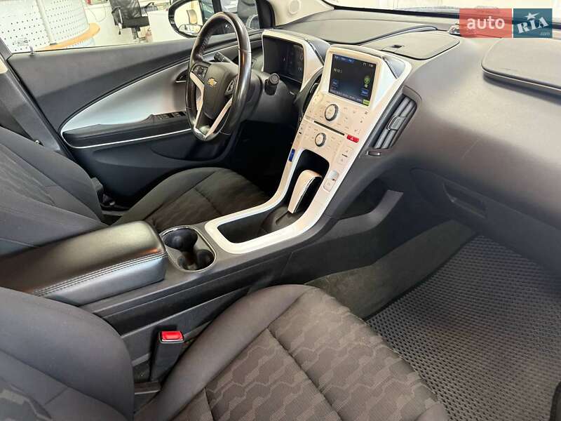 Хэтчбек Chevrolet Volt 2012 в Киеве