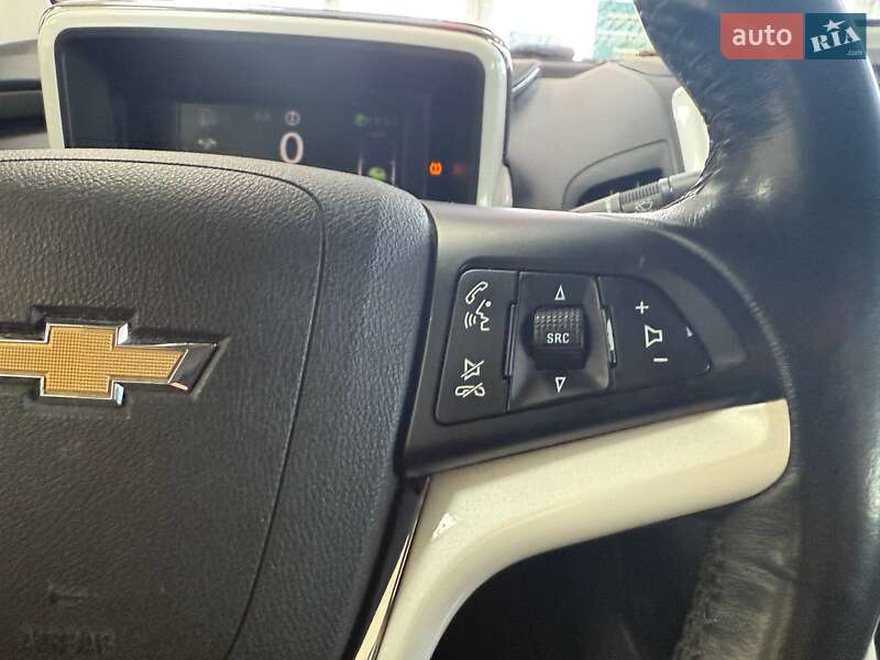 Хэтчбек Chevrolet Volt 2012 в Киеве