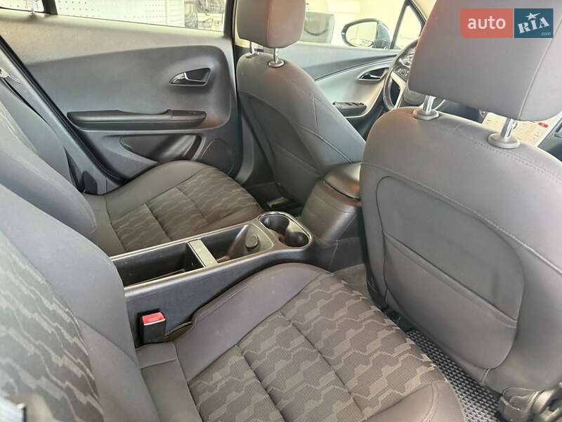 Хэтчбек Chevrolet Volt 2012 в Киеве