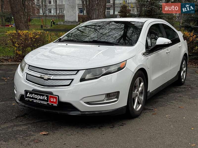 Хэтчбек Chevrolet Volt 2012 в Киеве