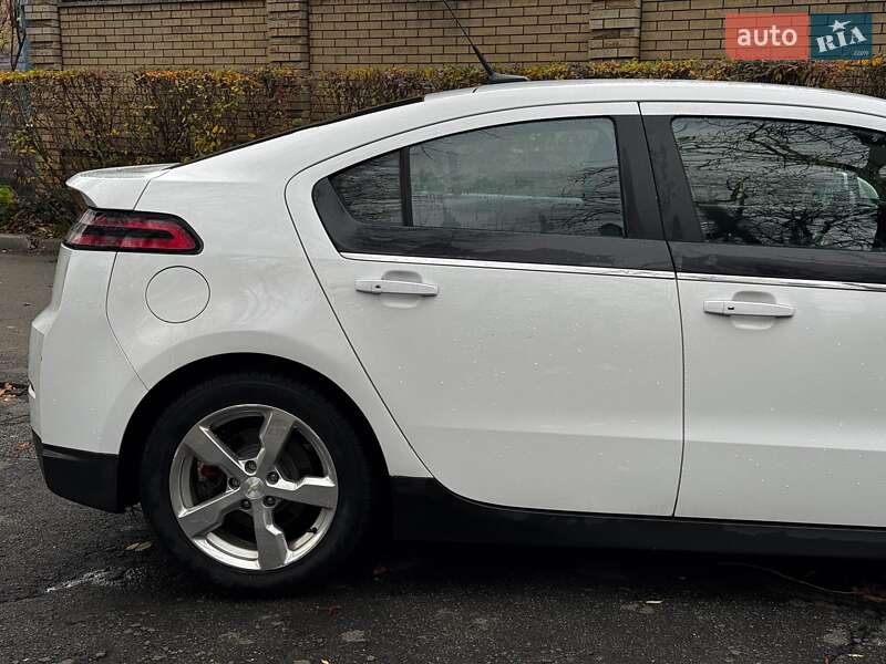 Хэтчбек Chevrolet Volt 2012 в Киеве