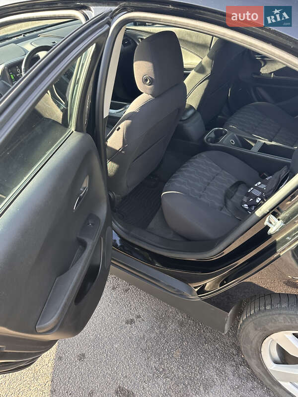 Хетчбек Chevrolet Volt 2015 в Кам'янському фото 12 Хетчбек Chevrolet Volt 2015 в Кам'янському