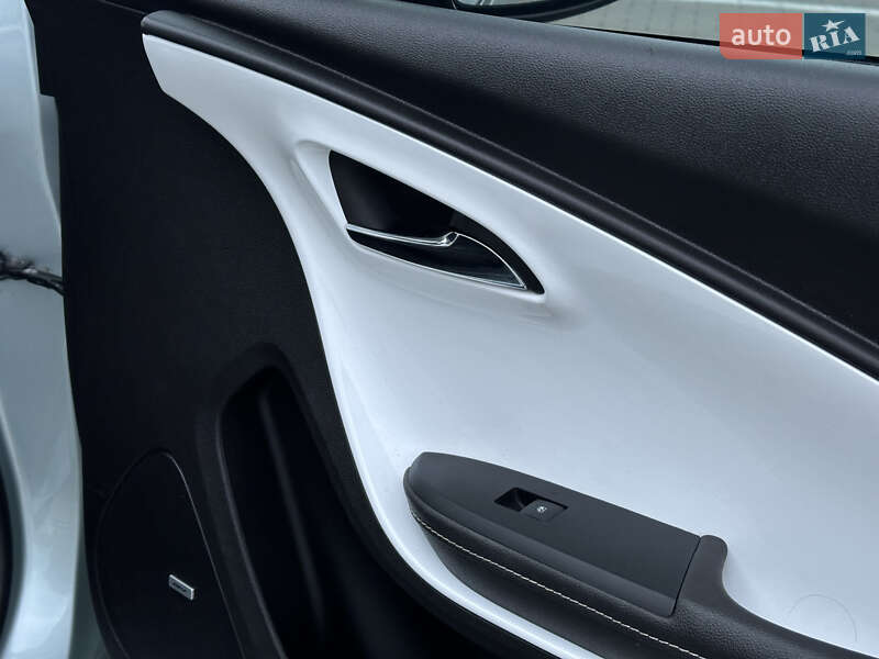 Хетчбек Chevrolet Volt 2011 в Одесі