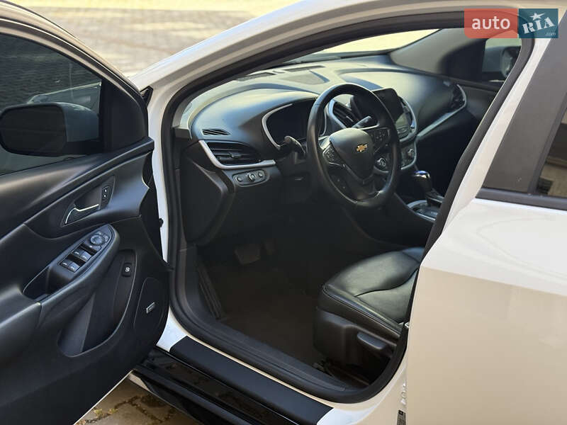 Хетчбек Chevrolet Volt 2015 в Києві