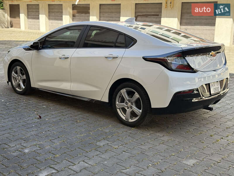Хетчбек Chevrolet Volt 2015 в Києві