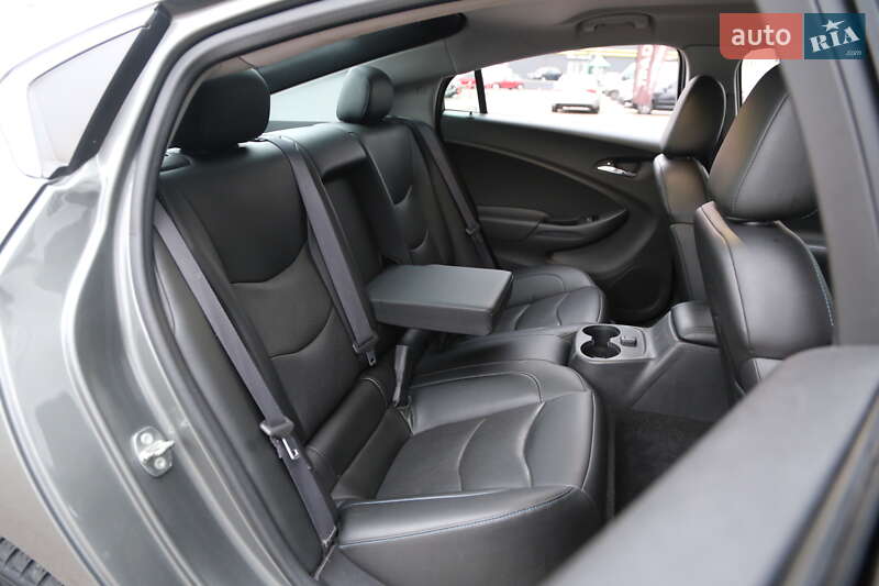 Хетчбек Chevrolet Volt 2016 в Києві