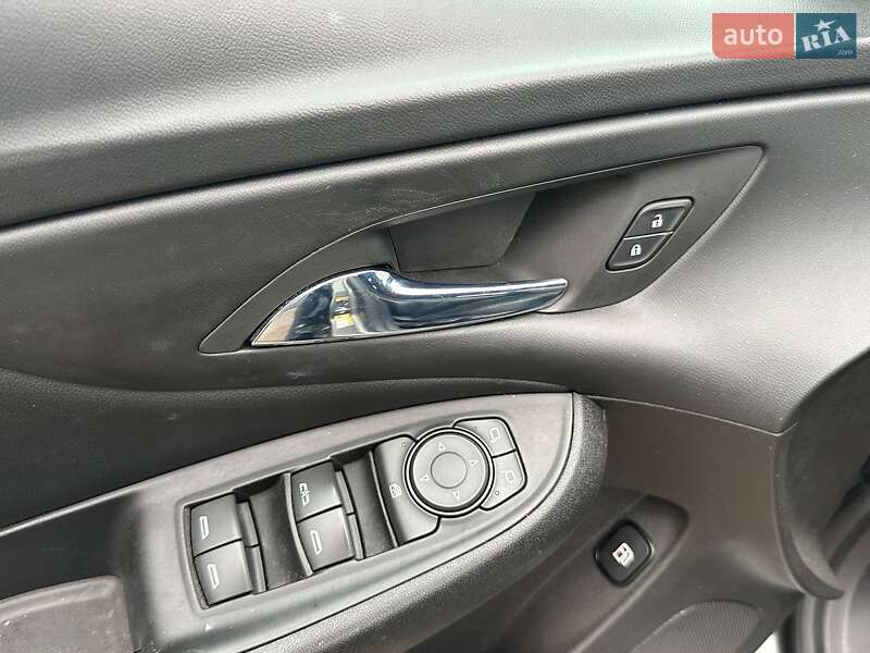 Хэтчбек Chevrolet Volt 2017 в Одессе фото 13 Хэтчбек Chevrolet Volt 2017 в Одессе