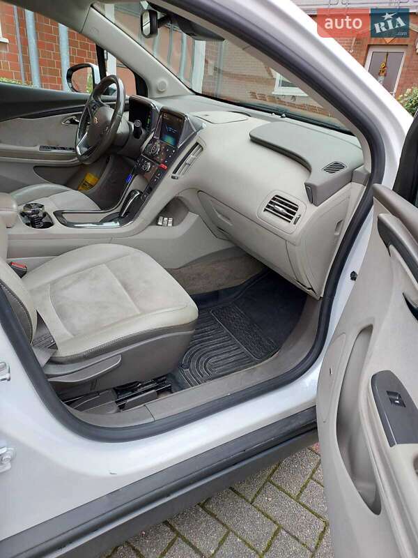 Хетчбек Chevrolet Volt 2014 в Дніпрі фото 3 Хетчбек Chevrolet Volt 2014 в Дніпрі