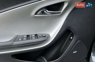 Хэтчбек Chevrolet Volt 2015 в Киеве
