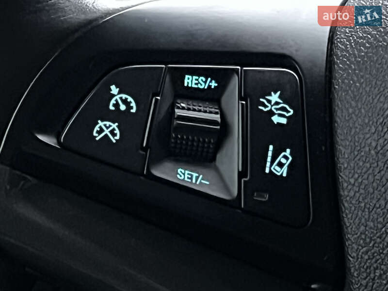 Хэтчбек Chevrolet Volt 2015 в Киеве
