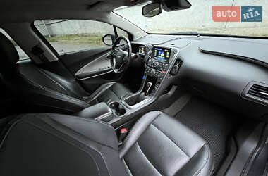 Хэтчбек Chevrolet Volt 2015 в Киеве