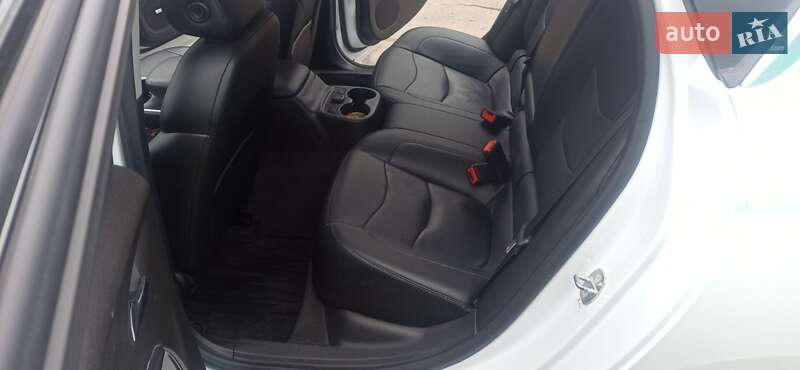 Хэтчбек Chevrolet Volt 2017 в Кременчуге фото 16 Хэтчбек Chevrolet Volt 2017 в Кременчуге