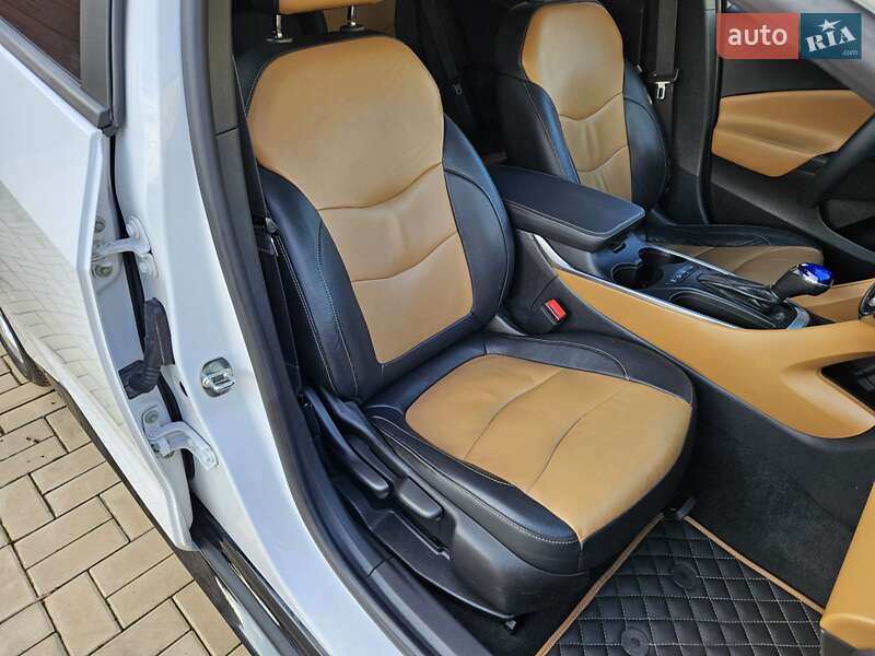 Хэтчбек Chevrolet Volt 2016 в Одессе