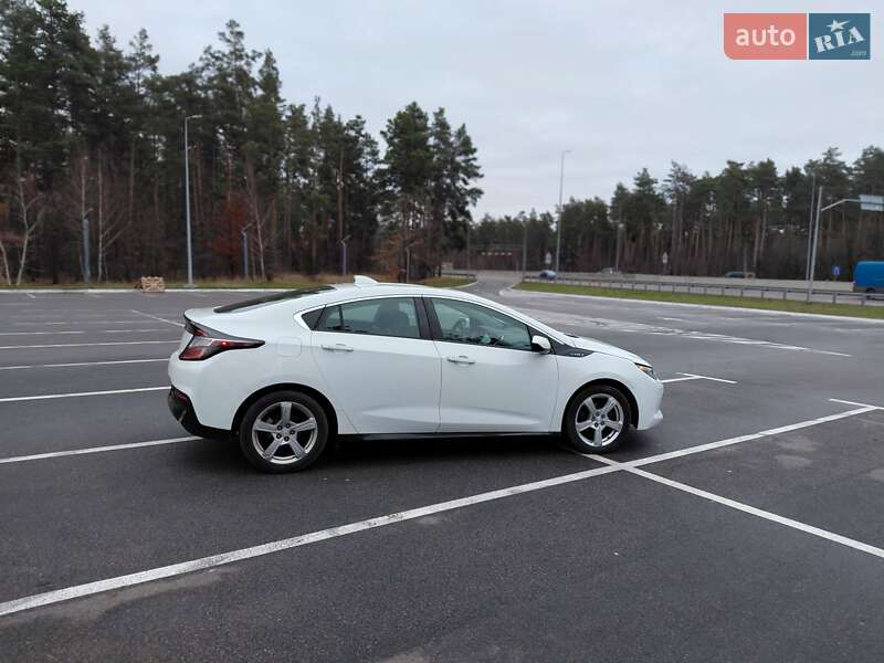 Хетчбек Chevrolet Volt 2018 в Києві