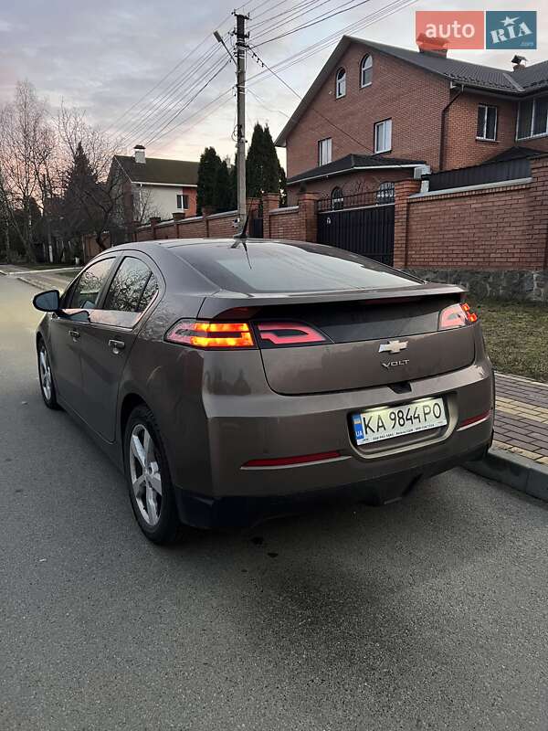 Хэтчбек Chevrolet Volt 2013 в Киеве