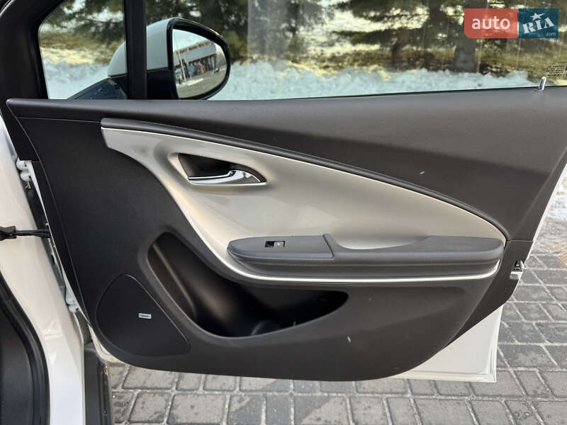 Хэтчбек Chevrolet Volt 2015 в Одессе фото 50 Хэтчбек Chevrolet Volt 2015 в Одессе