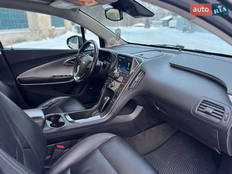 Хэтчбек Chevrolet Volt 2013 в Киеве