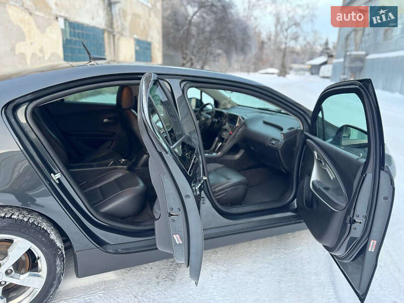 Хэтчбек Chevrolet Volt 2013 в Киеве