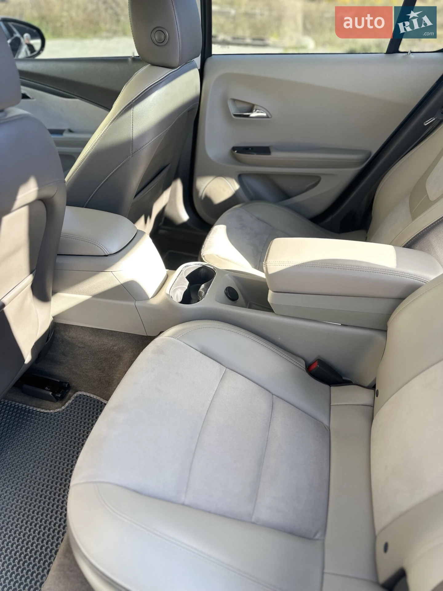 2013 Chevrolet Volt - мініатюра 2