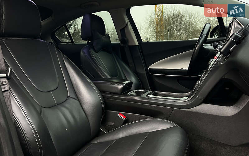 Хэтчбек Chevrolet Volt 2015 в Львове