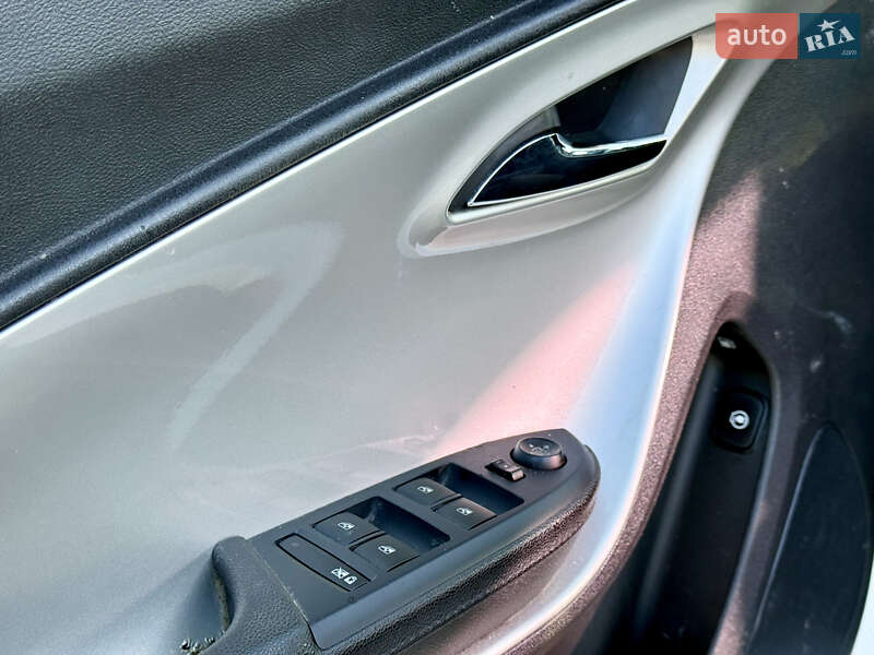 Хетчбек Chevrolet Volt 2013 в Києві