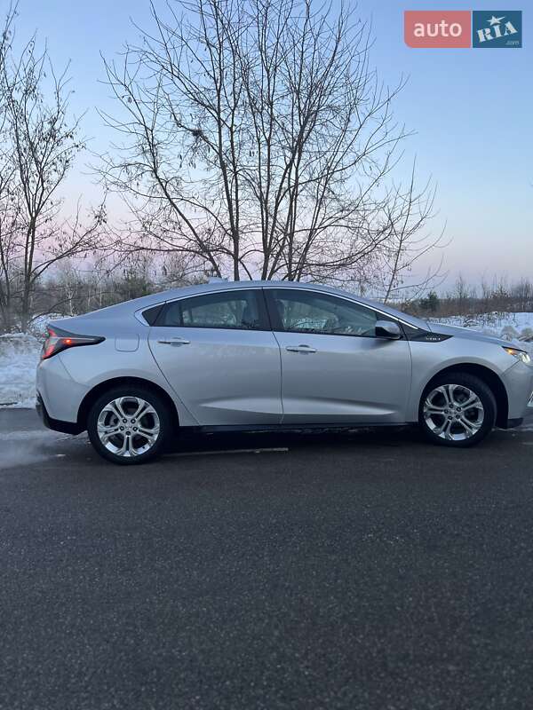 Хетчбек Chevrolet Volt 2016 в Києві