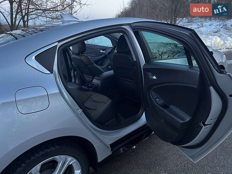 Хетчбек Chevrolet Volt 2016 в Києві