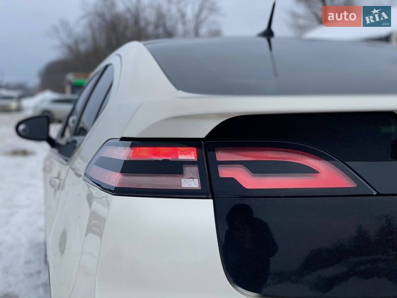 Хэтчбек Chevrolet Volt 2012 в Киеве