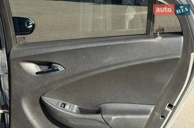 Хэтчбек Chevrolet Volt 2015 в Киеве