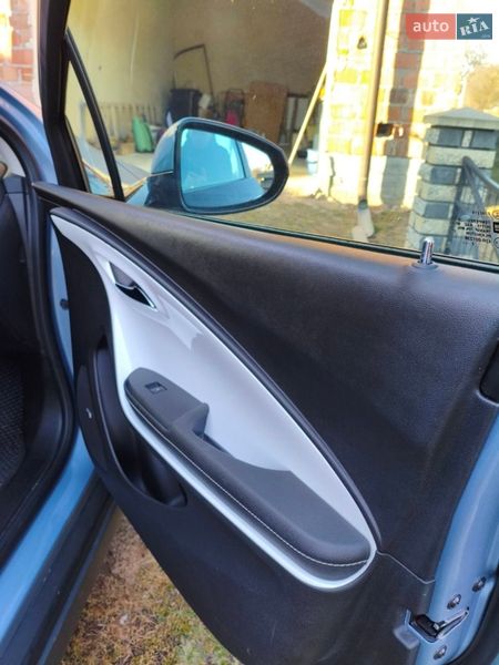 Хэтчбек Chevrolet Volt 2012 в Львове