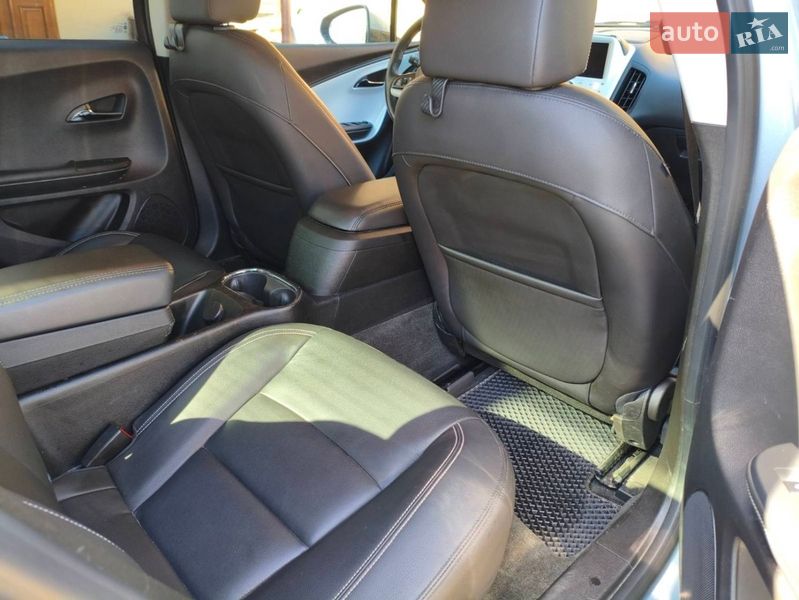 Хэтчбек Chevrolet Volt 2012 в Львове