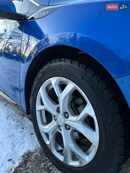 Хэтчбек Chevrolet Volt 2017 в Киеве