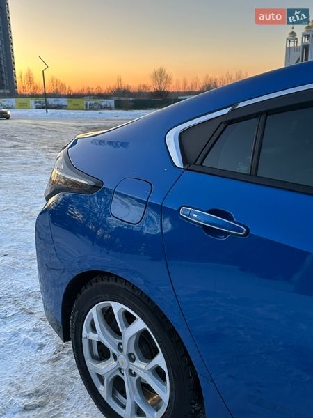 Хэтчбек Chevrolet Volt 2017 в Киеве