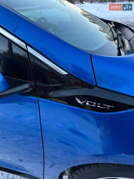 Хэтчбек Chevrolet Volt 2017 в Киеве