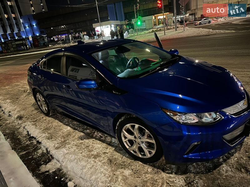 Хэтчбек Chevrolet Volt 2017 в Киеве