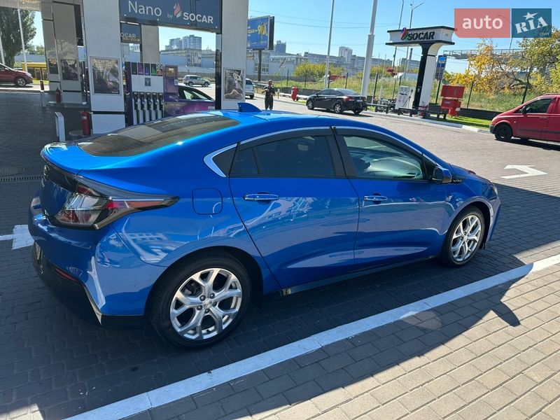 Хэтчбек Chevrolet Volt 2017 в Киеве