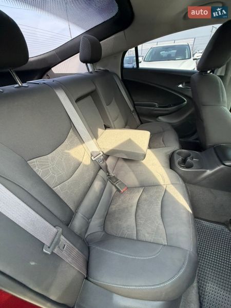 Хэтчбек Chevrolet Volt 2015 в Ивано-Франковске
