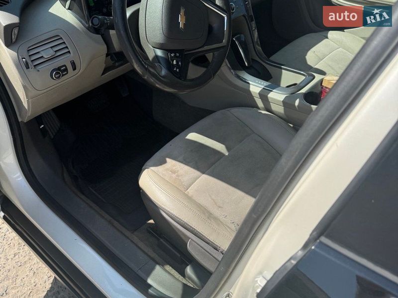 Хэтчбек Chevrolet Volt 2013 в Никополе