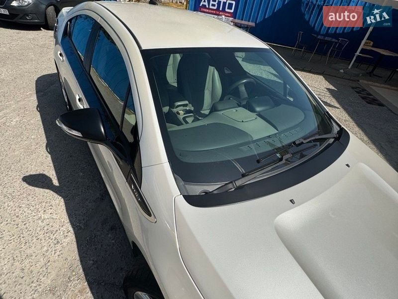 Хэтчбек Chevrolet Volt 2013 в Никополе